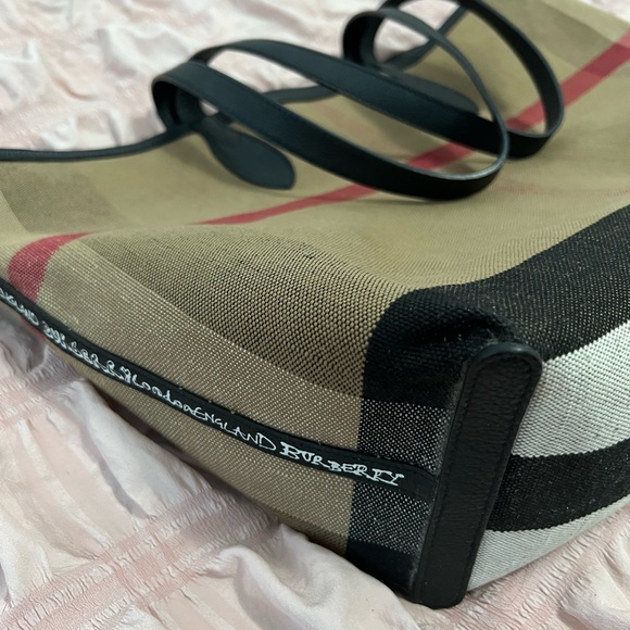 Burberry Medium Reversible Doodle Tote Bag - Unisex - Picture 7 of 8